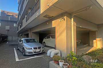 敷地内駐車場（屋外平面式・屋内平面式）