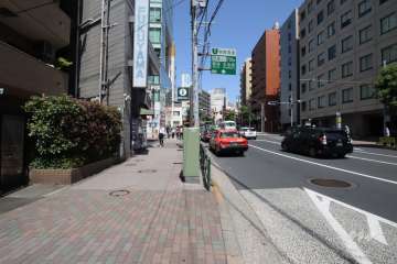 敷地南東側の前面道路