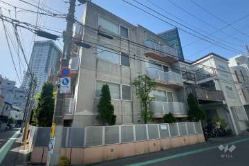 ジェイパーク青葉台アパートメントの外観（南西側から）