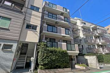 エクセレンス目黒の外観（南東側から）