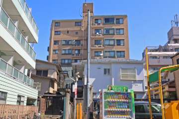 コートヤード祐天寺の外観（南西側から）