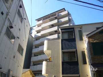 アザーレ伊丹ファミールの外観（東側から）