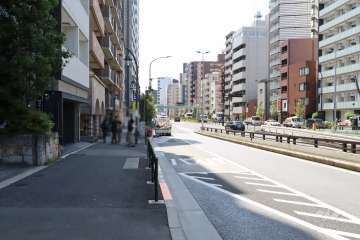 敷地南西側の前面道路