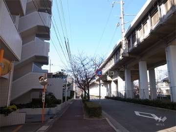 敷地の北側には新幹線が走っています。