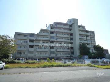 伊丹大野パークホームズの外観（北側から）　建物はスキップフロア構造です。