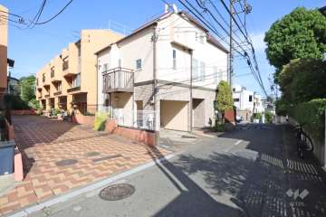 敷地南西側の前面道路