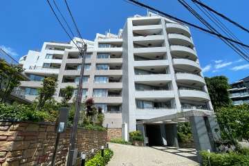 駒場パークホームズの外観（西側から）