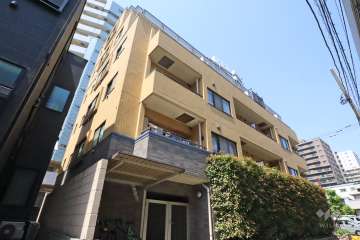 トゥールロワイヤルエルモア目黒の外観(南東側から)