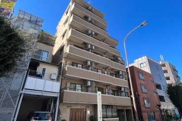 エスコート都立大学の外観（東側から）