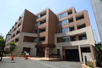 アルス中目黒ヴィルトレーテの外観(南東側から)