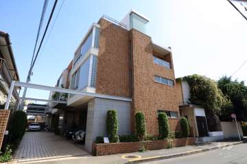 Ｊハウス祐天寺の外観(北東側から)