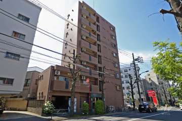 ステージファースト祐天寺の外観(北側から)