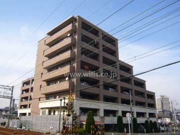 ルネ宝塚南口パレノーブルの外観（南側から）