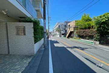 敷地北西側の前面道路