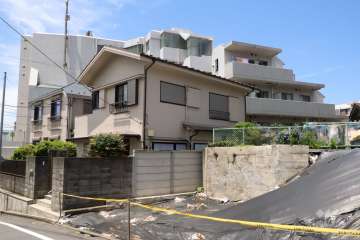 リシェ駒場東大前の外観(東側から)