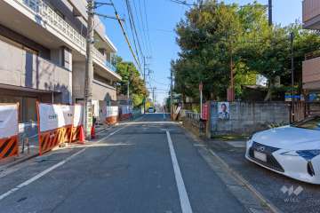 敷地南東側の前面道路