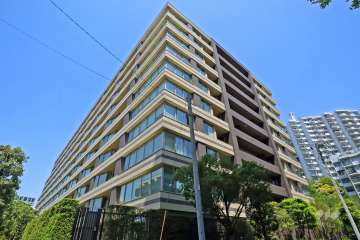 パークホームズ目黒ザレジデンスの外観（南側から）