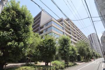 パークホームズ目黒ザレジデンスの外観（北西側から）