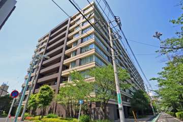 パークホームズ目黒ザレジデンスの外観（東側から）