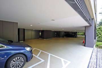 敷地内駐車場（屋内平面式と機械式）