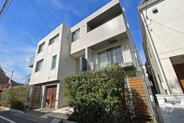 ワイズメナー祐天寺の外観（南東側から）