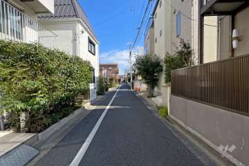 敷地南東側の前面道路