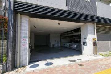 駐車場の出入り口・敷地内駐車場（屋内機械式）