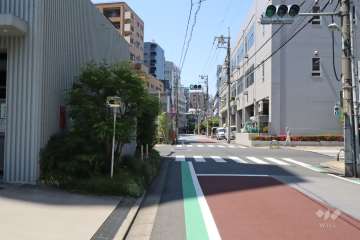 敷地北東側の前面道路