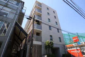 イニシアイオ目黒の外観(東側から)