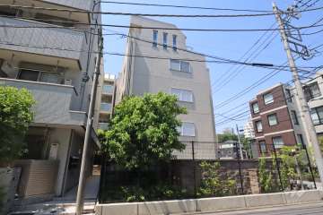 ピアース中目黒ローレルアイの外観(南東側から)