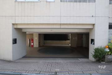 敷地内駐車場（屋内機械式）