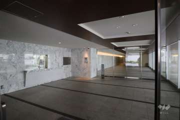 エントランスはオートロック付きです。