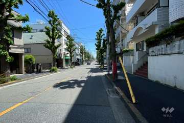 敷地北東側の前面道路