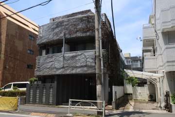 グランドエクセル祐天寺の外観(南東側から)