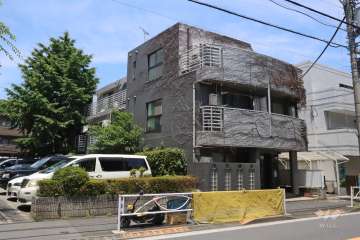 グランドエクセル祐天寺の外観(南西側から)