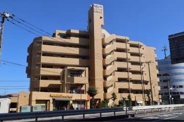 モナークマンション柿の木坂の外観(北西側から)