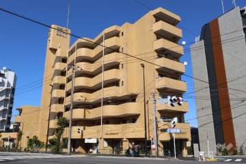 モナークマンション柿の木坂の外観(南西側から）