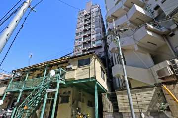 中銀目黒タワービルの外観(北西側から)