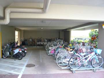 駐輪場とバイク置場
