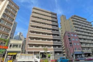 ロイヤルアメニティー池尻大橋の外観(西側から)