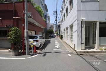 敷地北東側の前面道路　