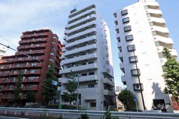 マートルコート中目黒第2の外観（南西側から）