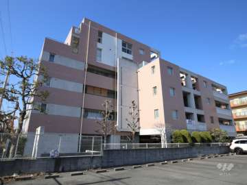 パレ伊丹北2の外観（東側から）