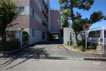 駐車場の出入り口
