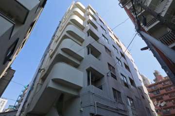 スカイコート中目黒の外観(南東側から)