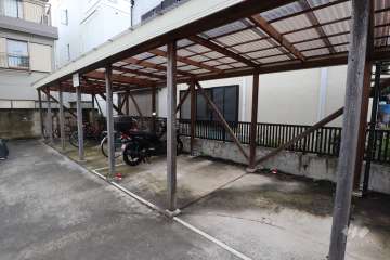 バイク置場、駐輪場