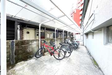 駐輪場（屋根付き）