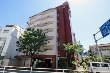 パラスト青葉台の外観(北側から)