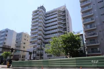 日興パレス東山の外観(北側から)