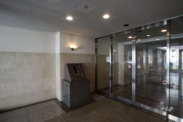 エントランスはオートロック付きです。